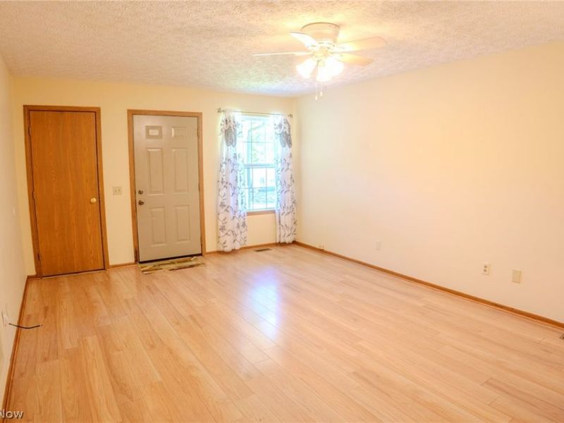 906 Ivor Avenue , Akron, OH 44314 Photo 7