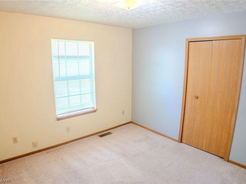 906 Ivor Avenue , Akron, OH 44314 Photo 9