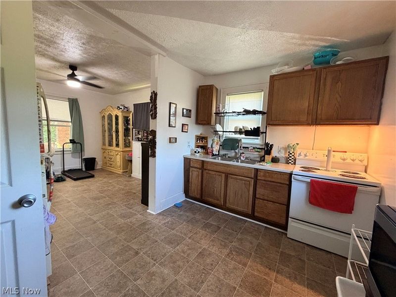 1150 Forest Avenue, Alliance, OH 44601 Photo 8