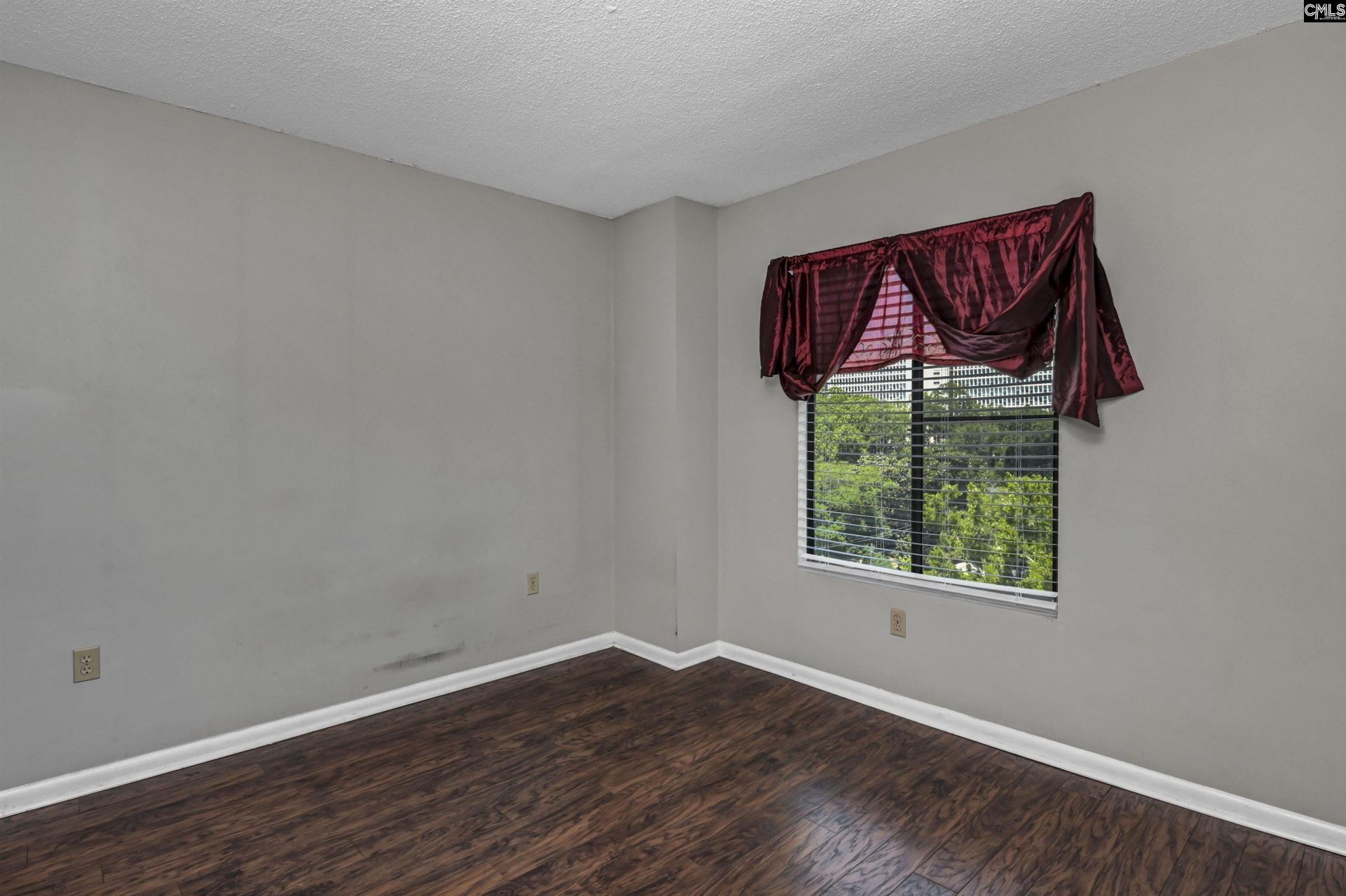 1600 Park Circle  Photo 10