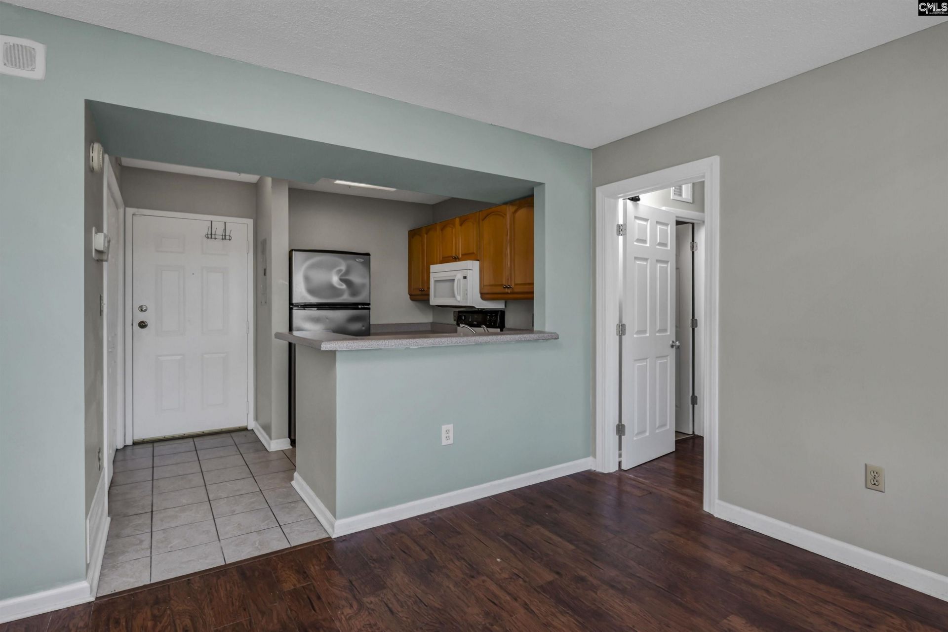 1600 Park Circle  Photo 4