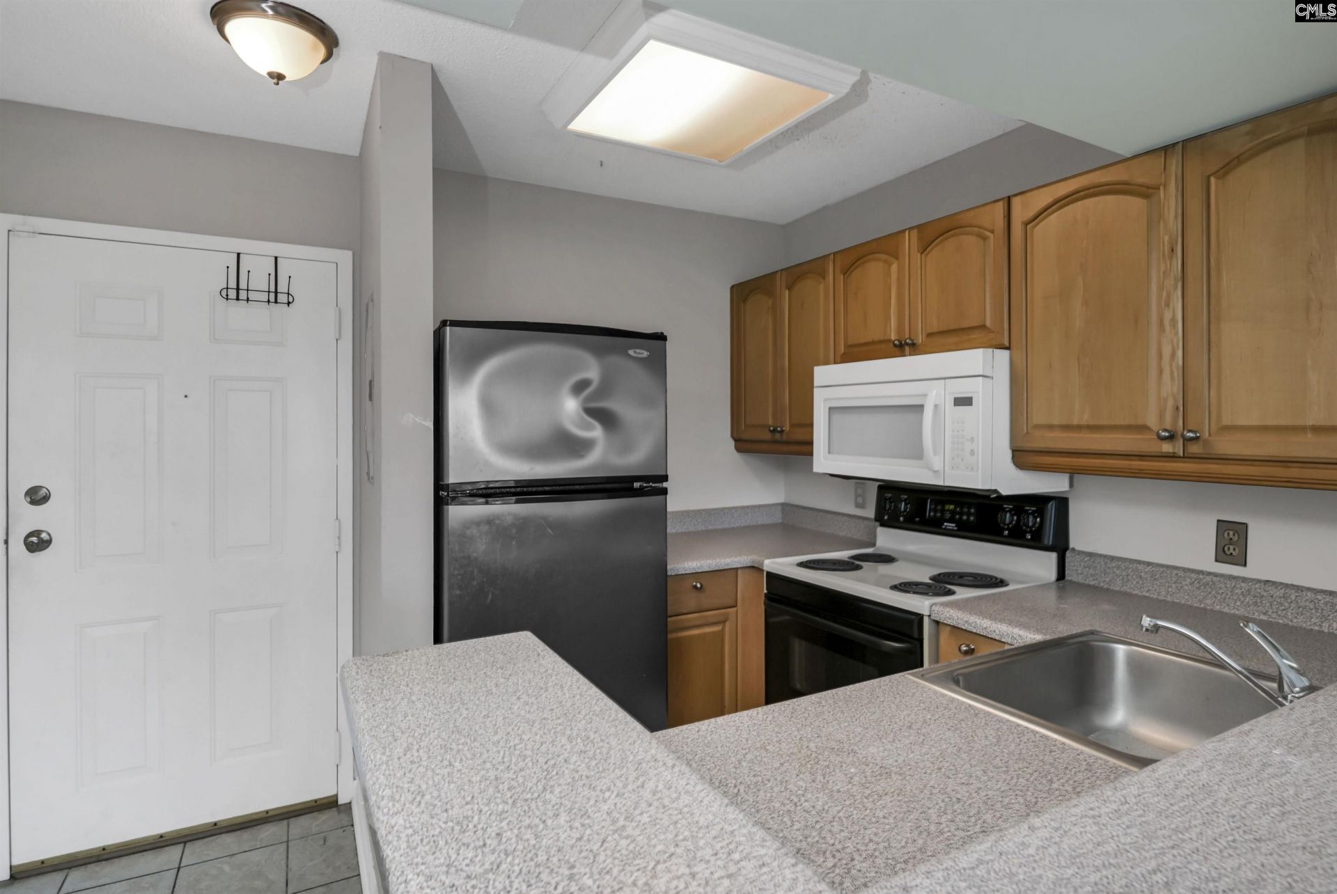 1600 Park Circle  Photo 6