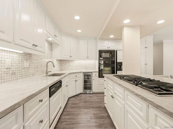 7525 Jerez Ct. , Unit F, Carlsbad, CA 92009