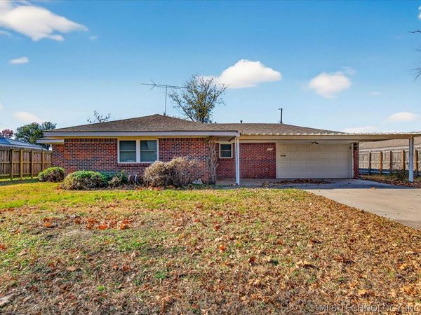 241 NE Myers Avenue , Bartlesville, OK 74006