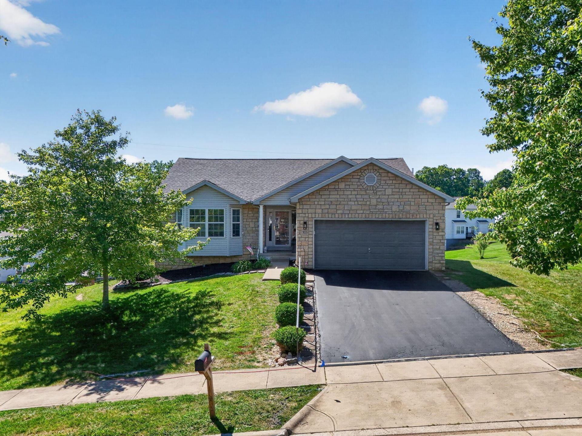 313 Weatherburn Drive , Pataskala, OH 43062 Main Photo