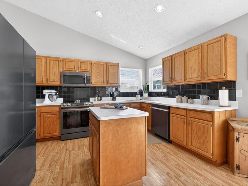 313 Weatherburn Drive, Pataskala, OH 43062 Photo 35