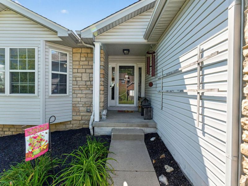 313 Weatherburn Drive, Pataskala, OH 43062 Photo 6