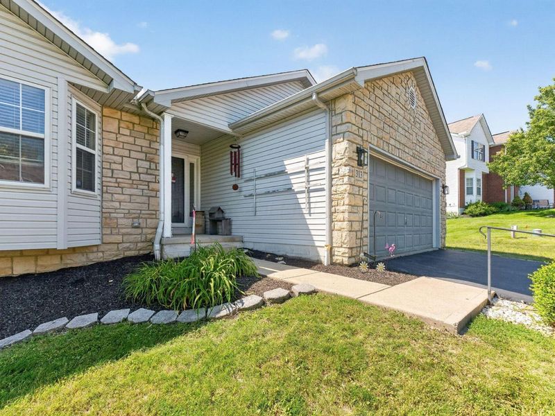 313 Weatherburn Drive, Pataskala, OH 43062 Photo 7