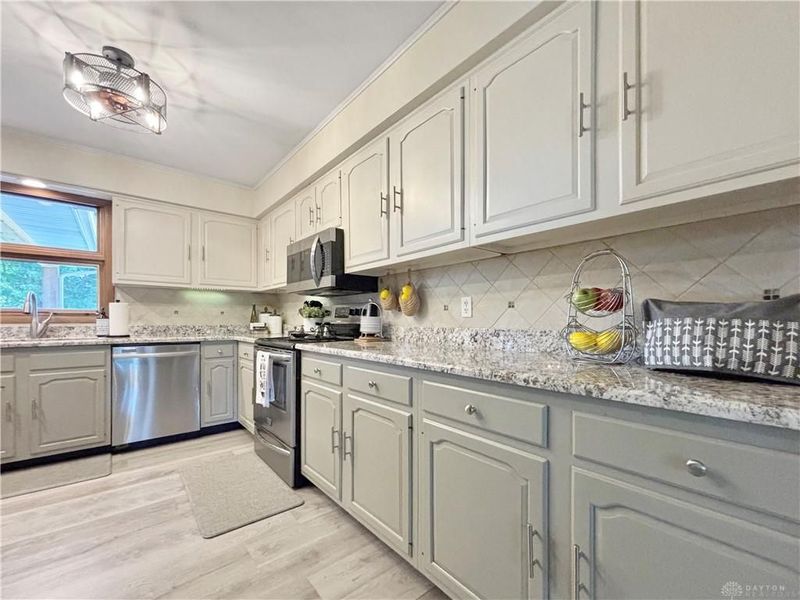 768 Gardenwood Drive, Greenville, OH 45331 Photo 6