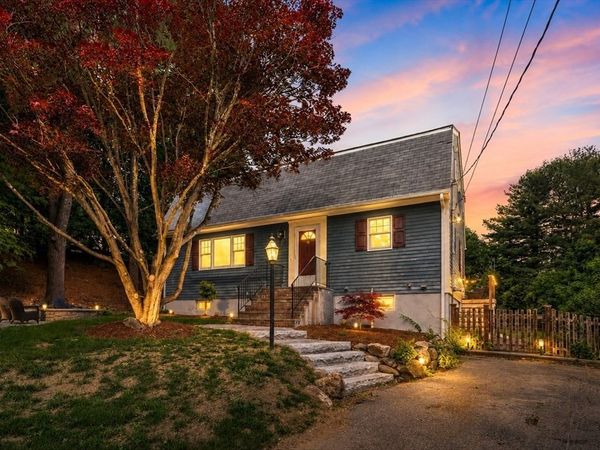 34 Washington Ave, Burlington, MA 01803