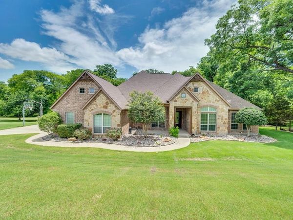 4120 Shiloh Trail , Midlothian, TX 76065