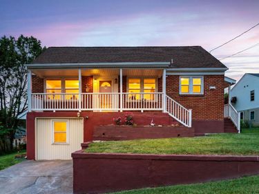 708 MASON ST, STAUNTON, VA 24401
