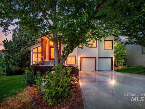 2682 N Peregrine Pl, Boise, ID 83702