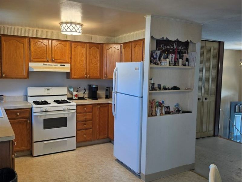 3992 W 176th Street , Cleveland, OH 44111 Photo 13