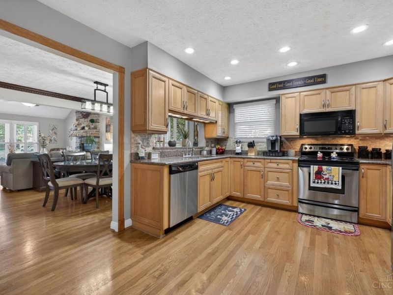 194 Assisiknoll Court, Delhi Twp, OH 45238 Photo 14