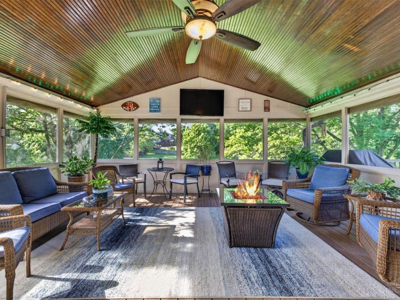 194 Assisiknoll Court, Delhi Twp, OH 45238 Photo 3