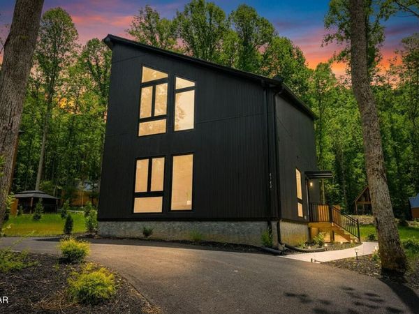 4142 Fontaine Way, Gatlinburg, TN 37738