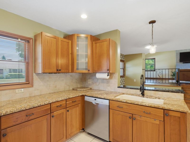 998 Afton Road, Columbus, OH 43221 Photo 15