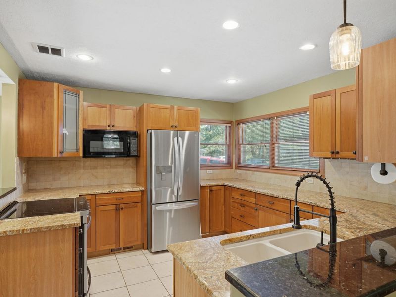 998 Afton Road, Columbus, OH 43221 Photo 18