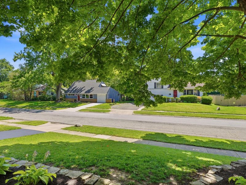 998 Afton Road, Columbus, OH 43221 Photo 5