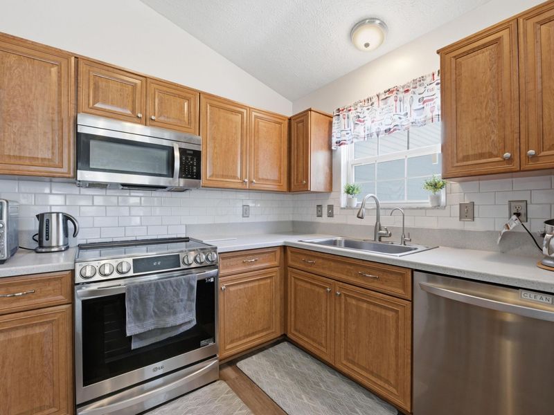 1559 Trabue Woods Boulevard , Columbus, OH 43228 Photo 10