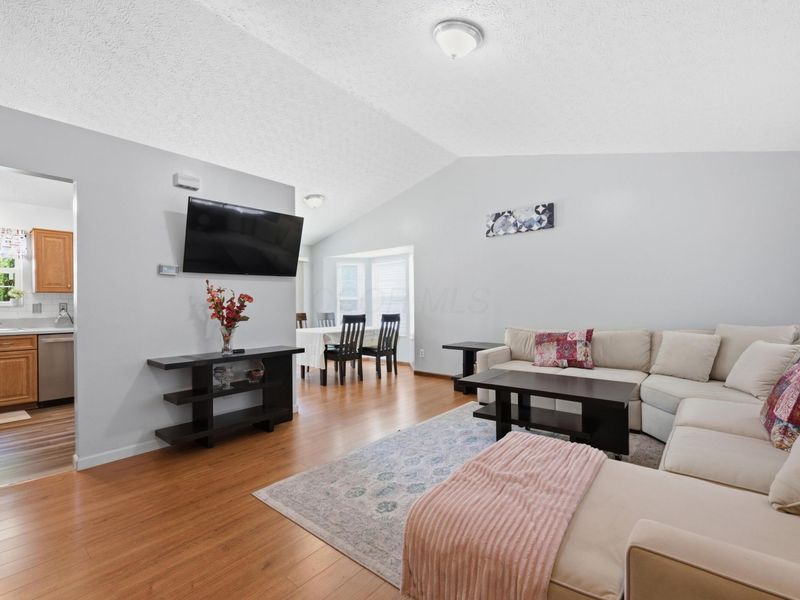 1559 Trabue Woods Boulevard , Columbus, OH 43228 Photo 3
