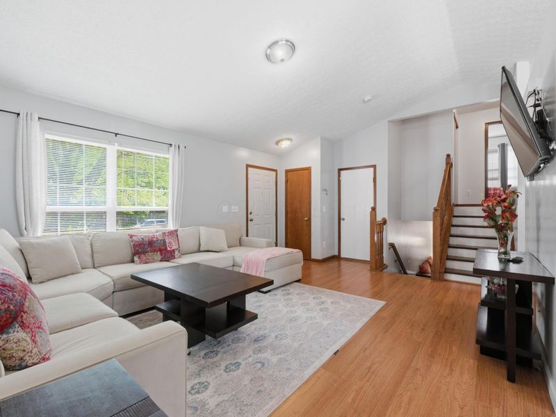 1559 Trabue Woods Boulevard , Columbus, OH 43228 Photo 4