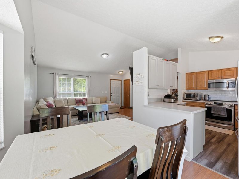 1559 Trabue Woods Boulevard , Columbus, OH 43228 Photo 7
