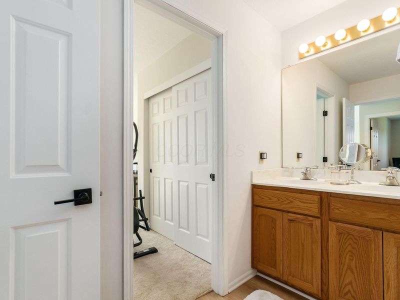 1045 Village Drive , Delaware, OH 43015 Photo 27
