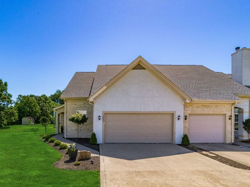 1045 Village Drive , Delaware, OH 43015 Photo 3