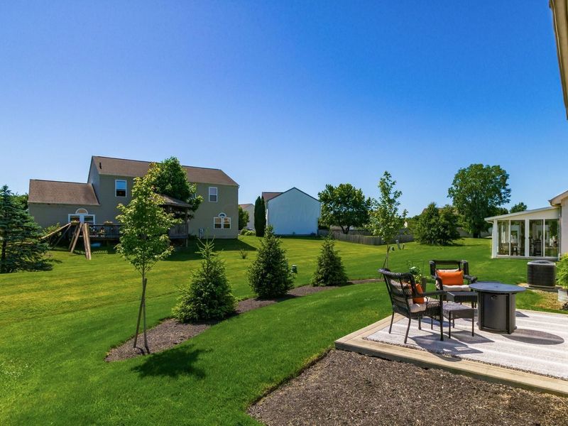 1045 Village Drive , Delaware, OH 43015 Photo 31