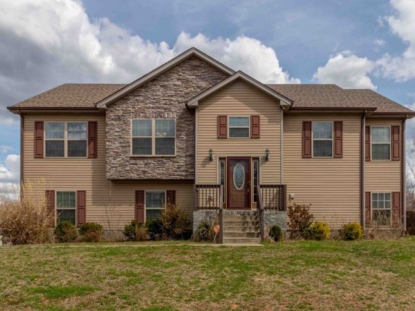 1063 Freedom Dr , Clarksville, TN 37042