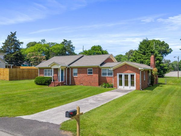 906 Park Avenue NW, Cleveland, TN 37311