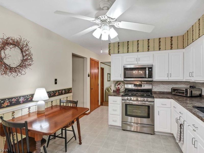 7120 Lakeview Drive , Parma, OH 44129 Photo 15