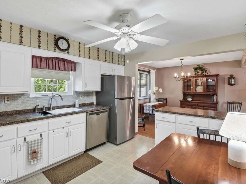 7120 Lakeview Drive , Parma, OH 44129 Photo 17