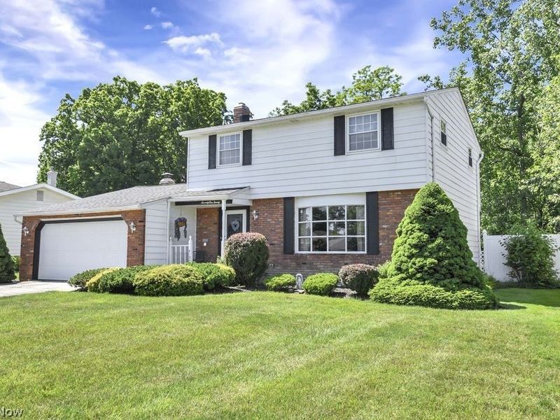 7120 Lakeview Drive , Parma, OH 44129 Photo 2