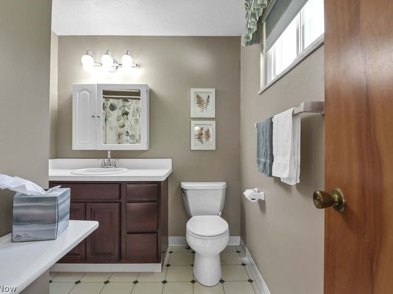 7120 Lakeview Drive , Parma, OH 44129 Photo 30