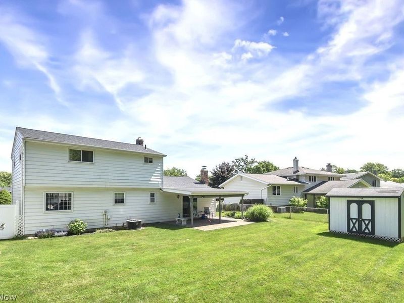 7120 Lakeview Drive , Parma, OH 44129 Photo 4