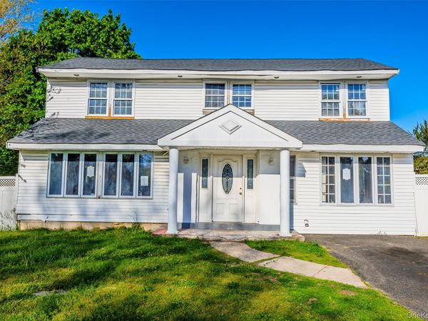 147 Branch Avenue , Central Islip, NY 11722
