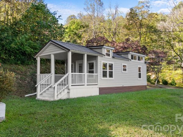 619 Kitchens Branch Road , Sylva, NC 28779