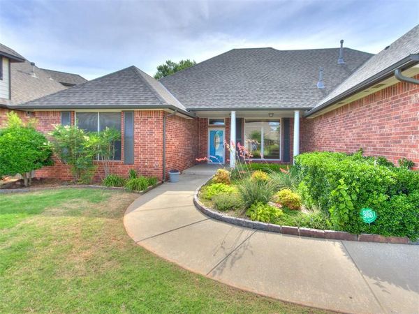 2109 Stony Brook Lane, Yukon, OK 73099