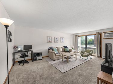 4 Pine Tree Drive, Unit 212, Arden Hills, MN 55112