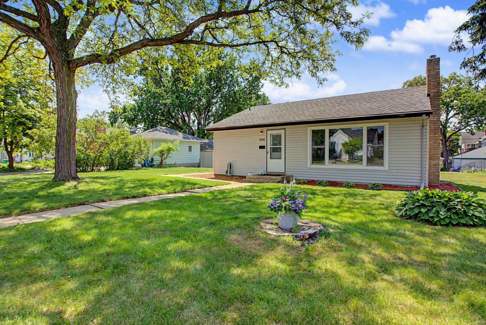 666 3rd Avenue NW, New Brighton, MN 55112
