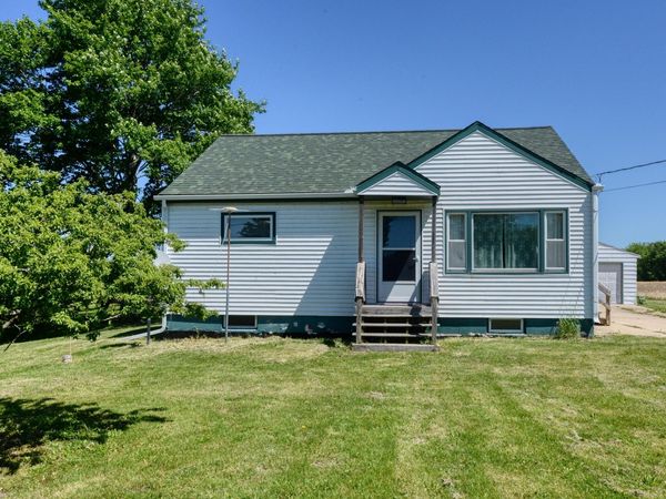761 W Warren Woods Road, Galien, MI 49113