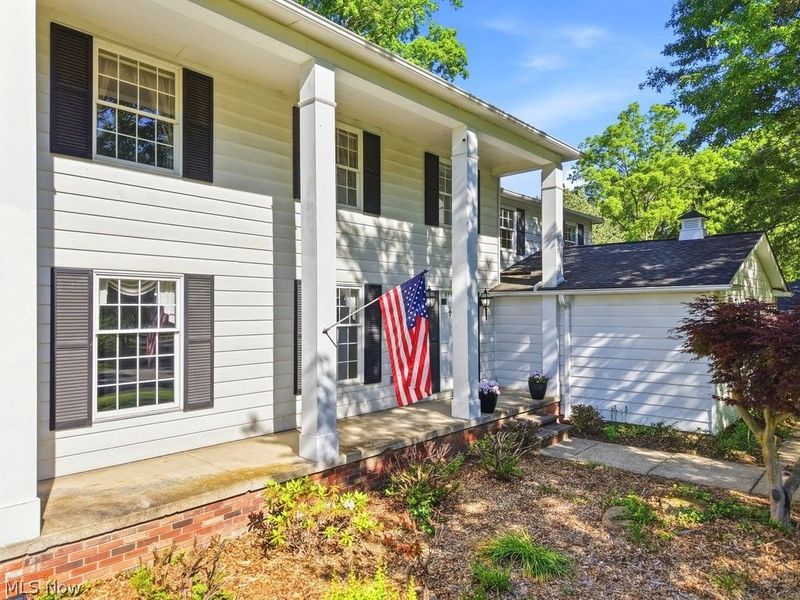 8700 Bradford Lane , Brecksville, OH 44141 Photo 2