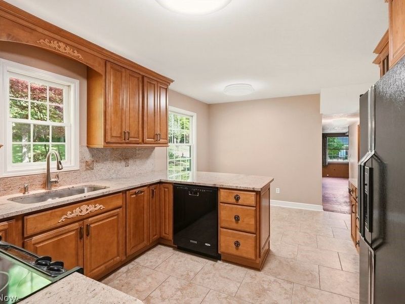 8700 Bradford Lane , Brecksville, OH 44141 Photo 6