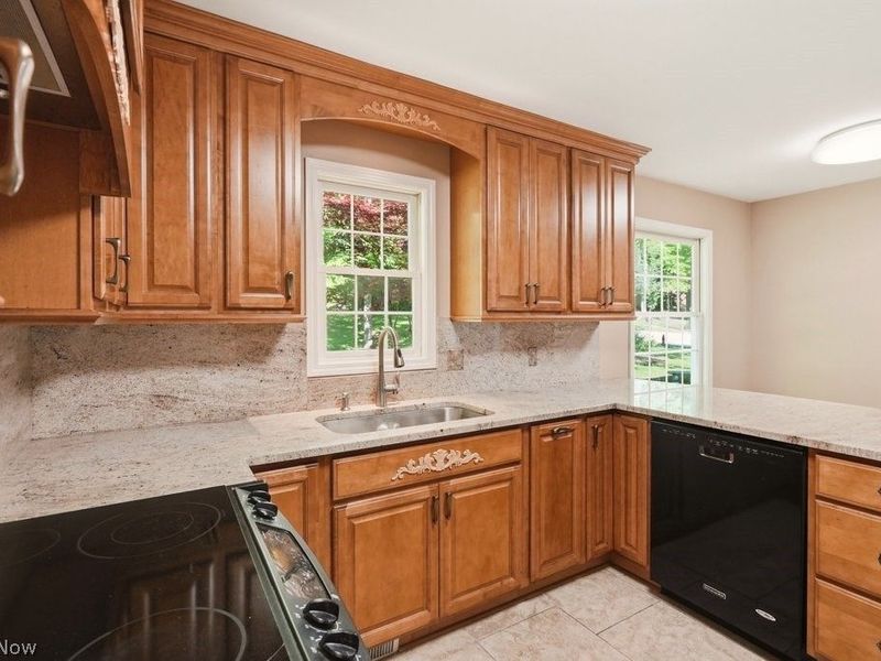 8700 Bradford Lane , Brecksville, OH 44141 Photo 7