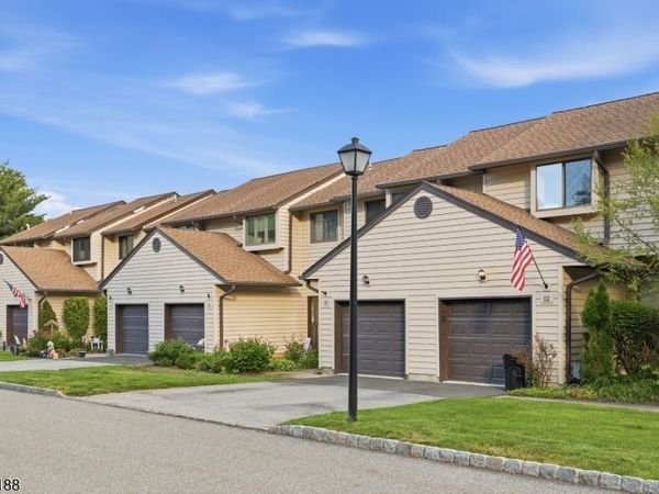 10 Oriole Ter, Hampton, NJ 07860