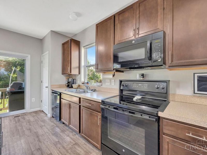 7903 Habbin Drive, Maineville, OH 45039 Photo 12