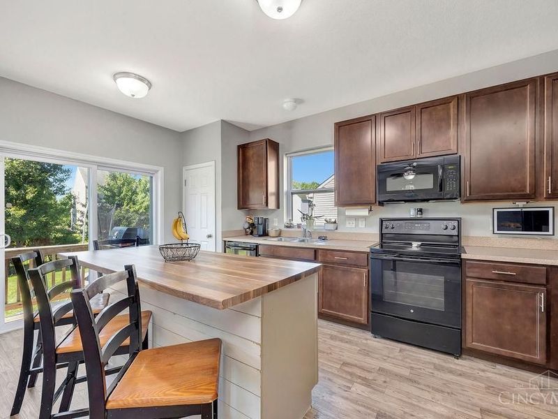 7903 Habbin Drive, Maineville, OH 45039 Photo 9
